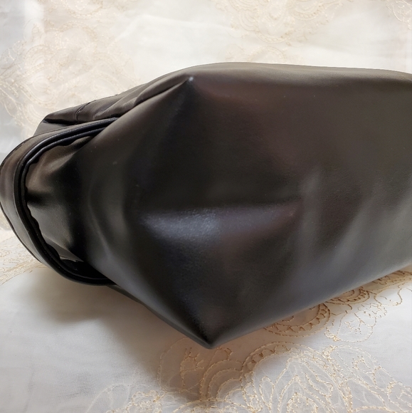 YSL Parfums Grooming Bag - Picture 12 of 15